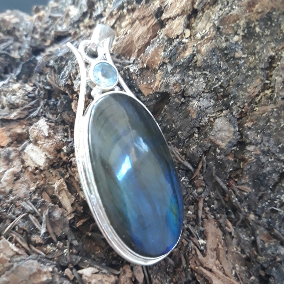 Stunning Labradorite Spectrolite Silver Pendant - Picture 2 of 11